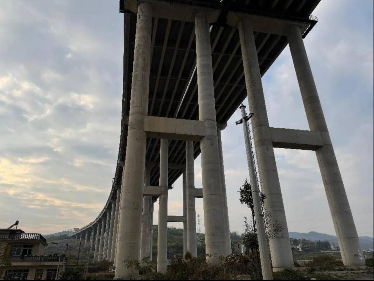 “党性担保”成诈骗护身符：贵州安监局长兄弟合谋700万投资陷阱何时被揭穿？