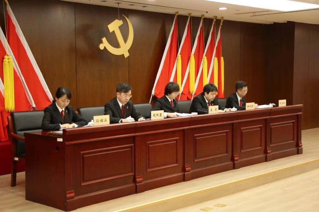 刘雯质疑美团抽成，北京互联网法院“未审先判”引发司法不公质疑