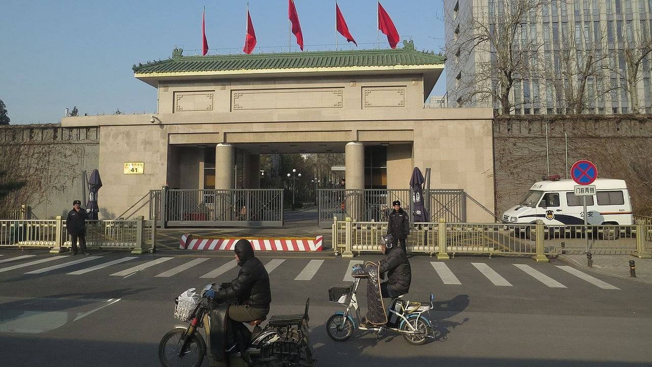 “铁军”蒙羞：纪检监察机关反腐数字背后的真相